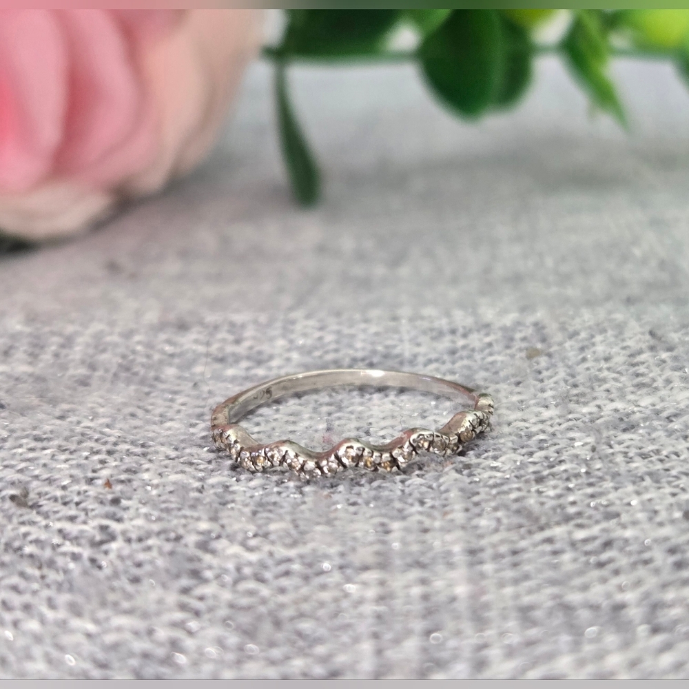 Vintage Sterling Silver CZ Spacer Ring 1.05‎ grams Size 6.25
